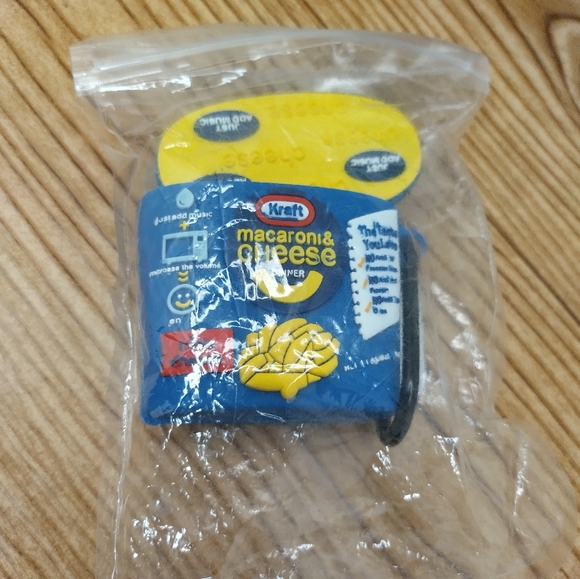 AirPods Case Protective Cover Max & Cheese Silicone luxury Classic Design Cover - Picture 5 of 5